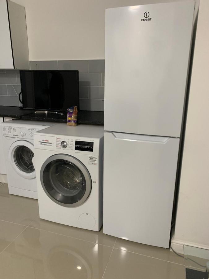 Spacious 2 Bedrooms 2 Baths With Garden And Parking Appartamento *